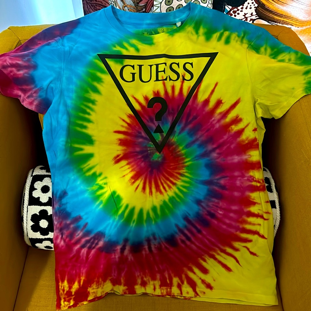 Guess ❓ tshirt